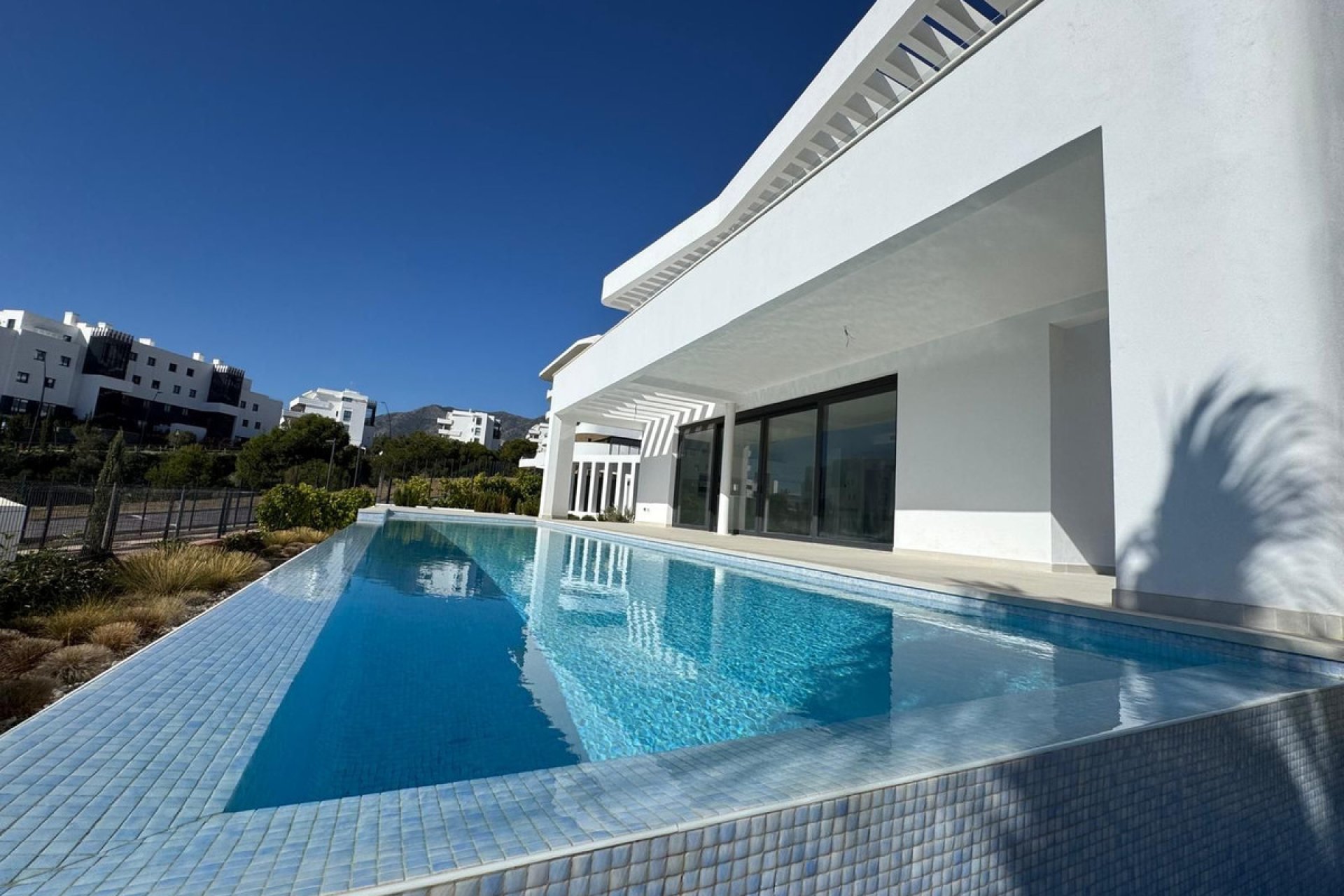 Resale - House - Detached Villa - Fuengirola - Fuengirola Centro