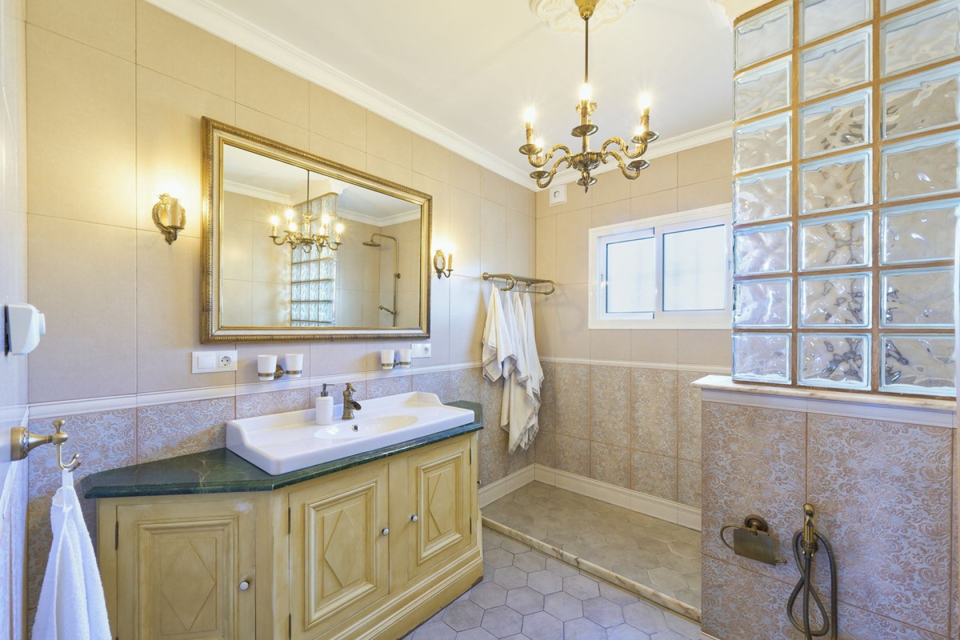 Resale - House - Detached Villa - Fuengirola - Fuengirola Centro