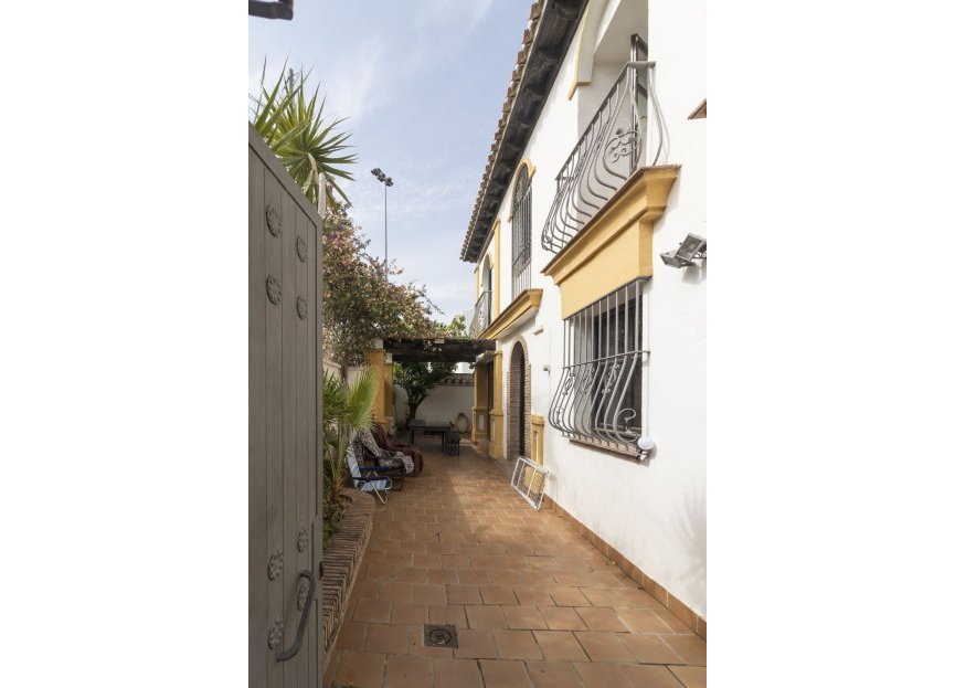 Resale - House - Detached Villa - Fuengirola - Fuengirola Centro