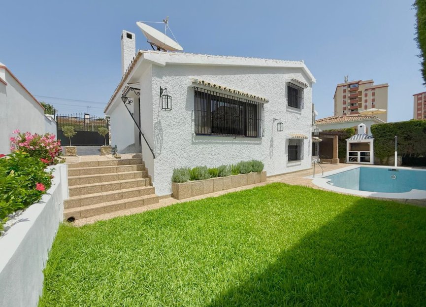 Resale - House - Detached Villa - Fuengirola - Fuengirola Centro