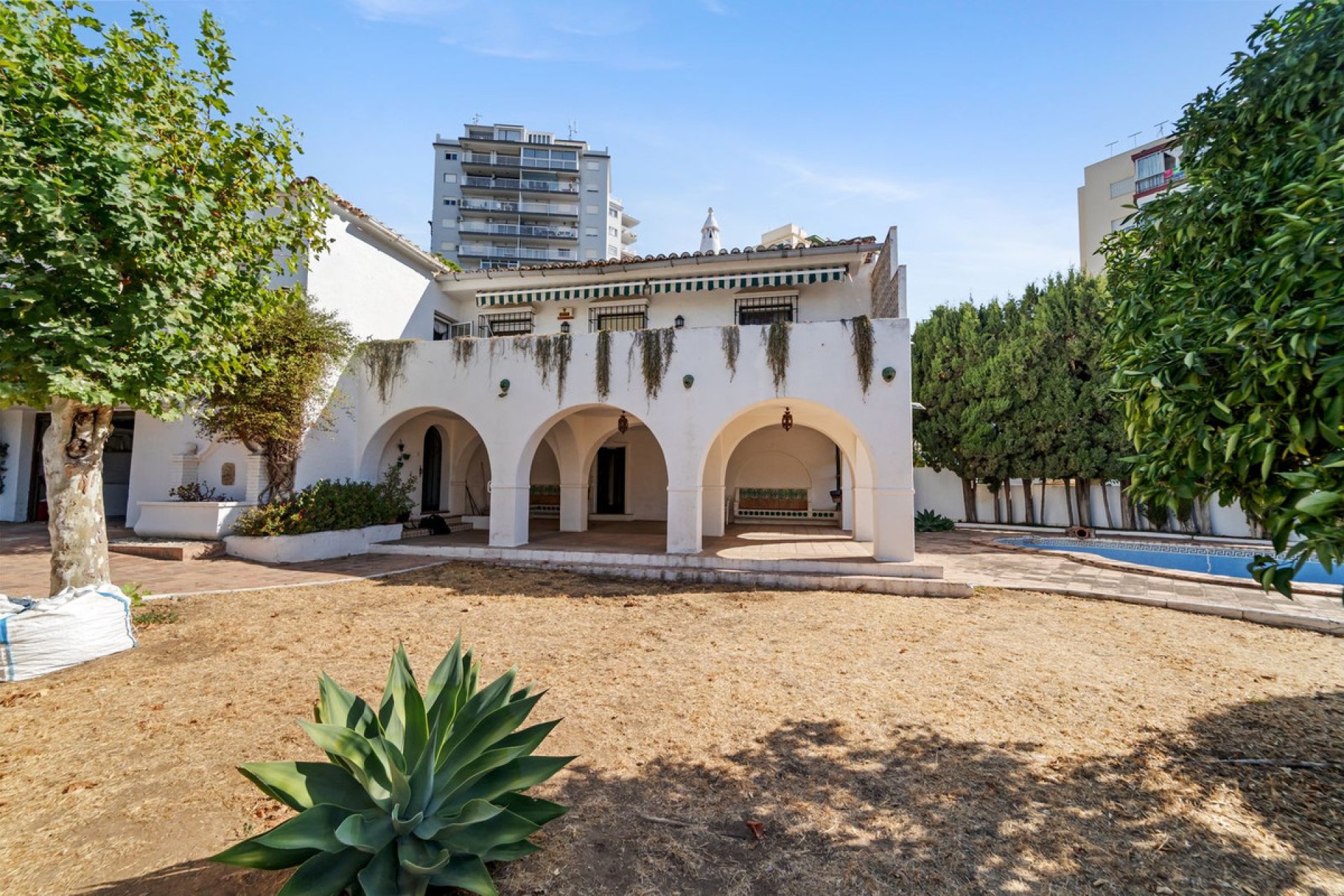 Resale - House - Detached Villa - Fuengirola - Fuengirola Centro