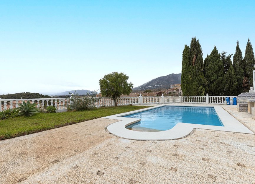 Resale - House - Detached Villa - Fuengirola - Fuengirola Centro