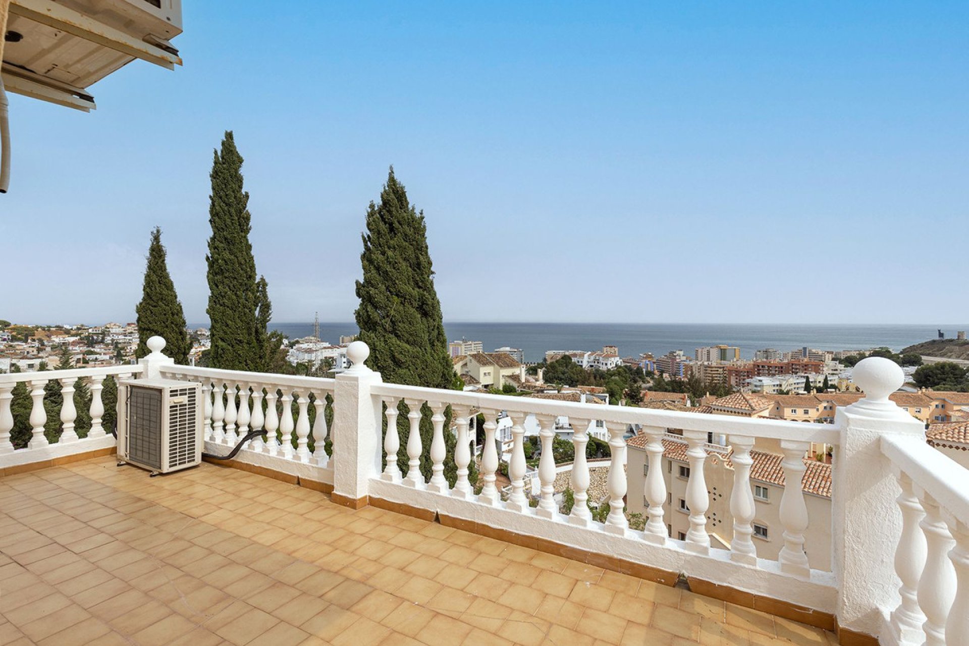 Resale - House - Detached Villa - Fuengirola - Fuengirola Centro