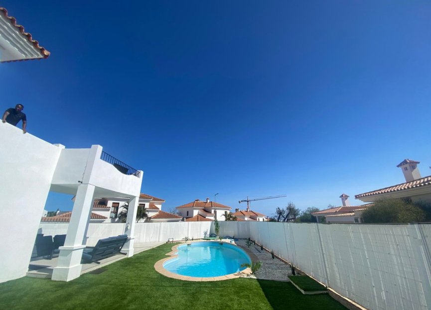 Resale - House - Detached Villa - Fuengirola - Fuengirola Centro