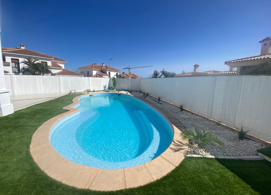 Resale - House - Detached Villa - Fuengirola - Fuengirola Centro