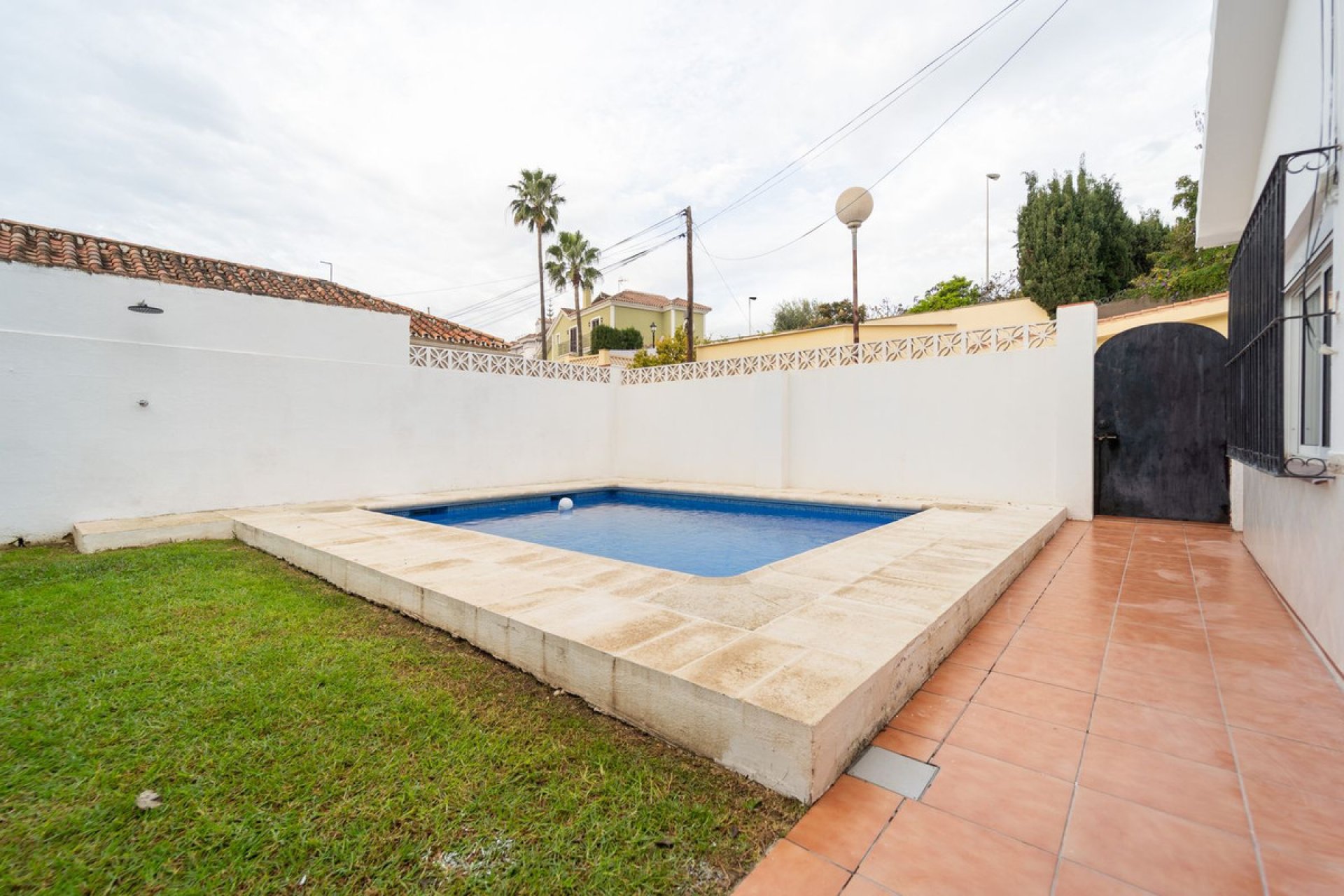 Resale - House - Detached Villa - Fuengirola - Fuengirola Centro