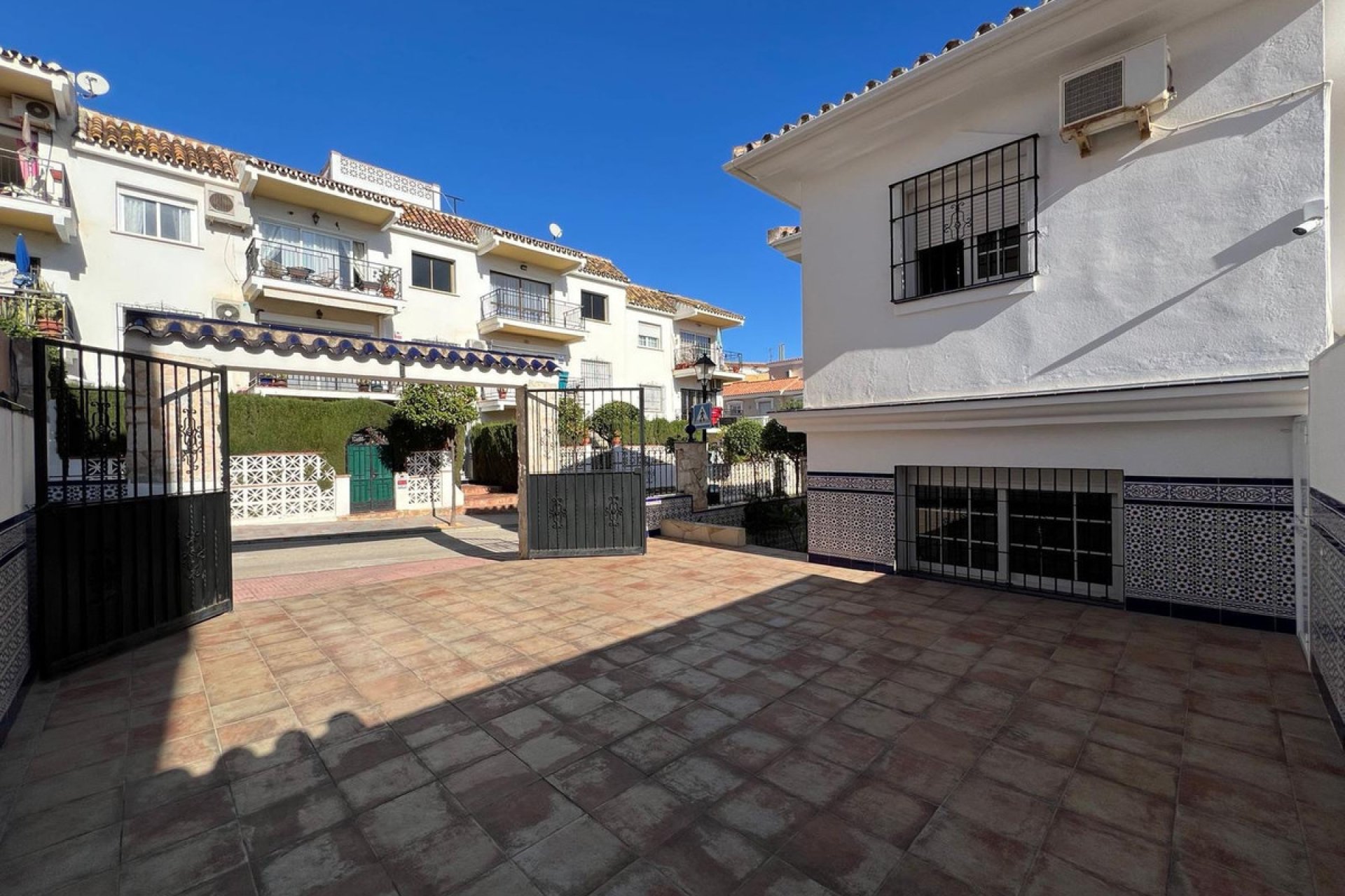 Resale - House - Detached Villa - Fuengirola - Fuengirola Centro