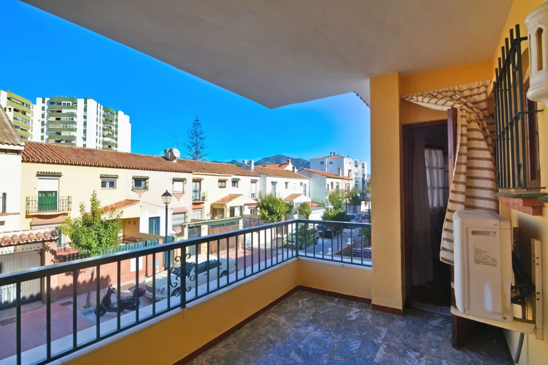 Resale - House - Detached Villa - Fuengirola - Fuengirola Centro