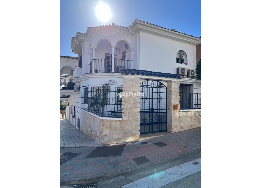 Resale - House - Detached Villa - Fuengirola - Fuengirola Centro