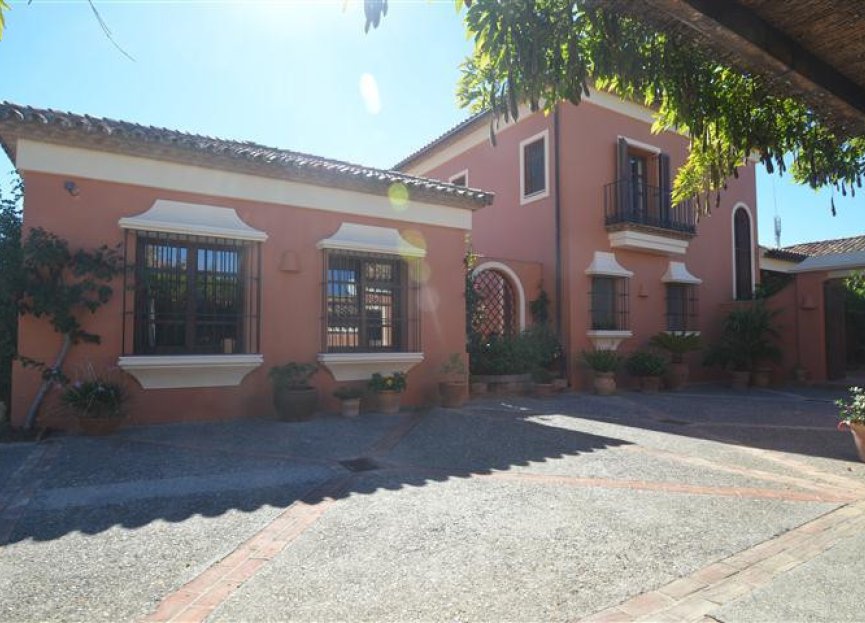 Resale - House - Detached Villa - Manilva - La Duquesa