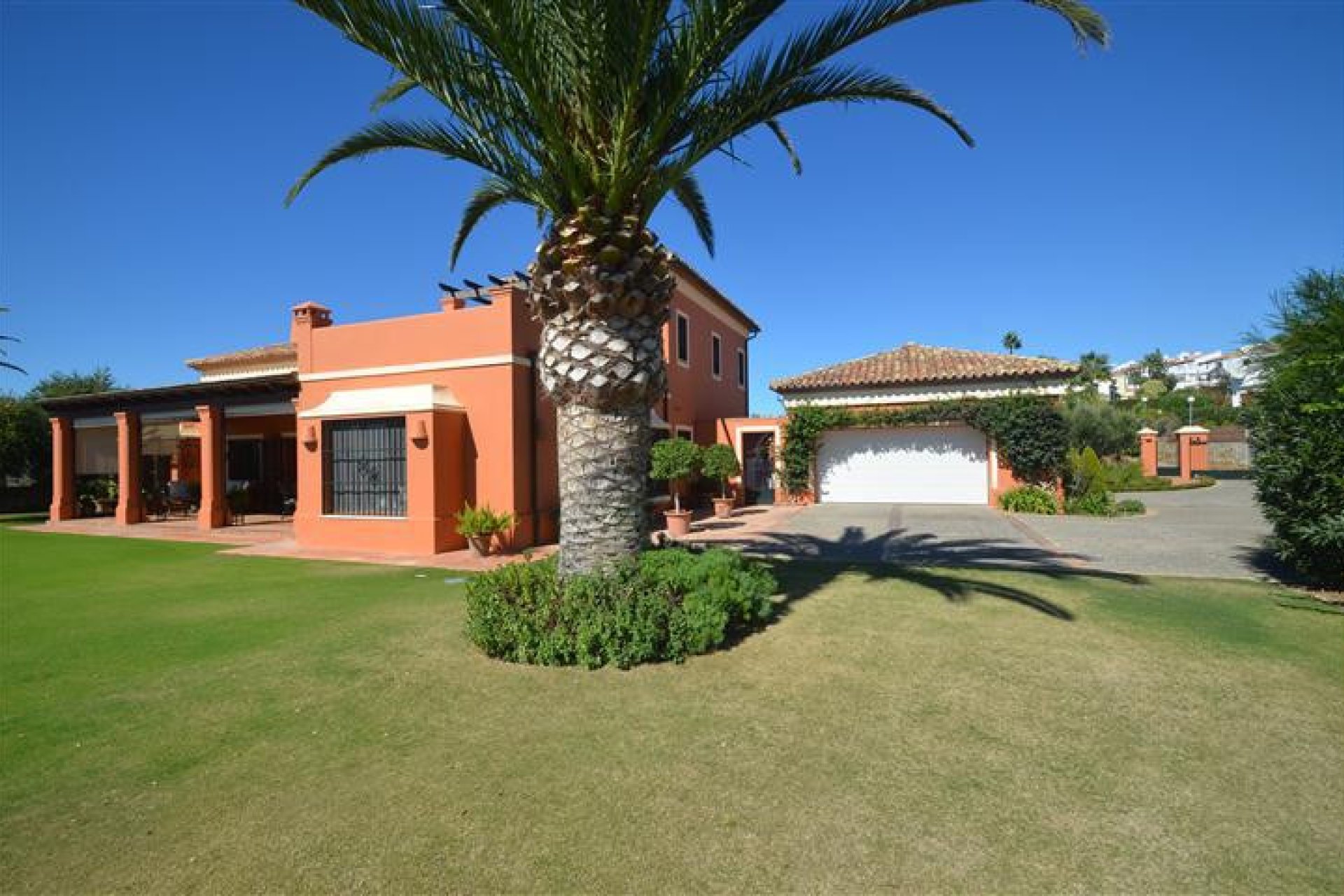 Resale - House - Detached Villa - Manilva - La Duquesa