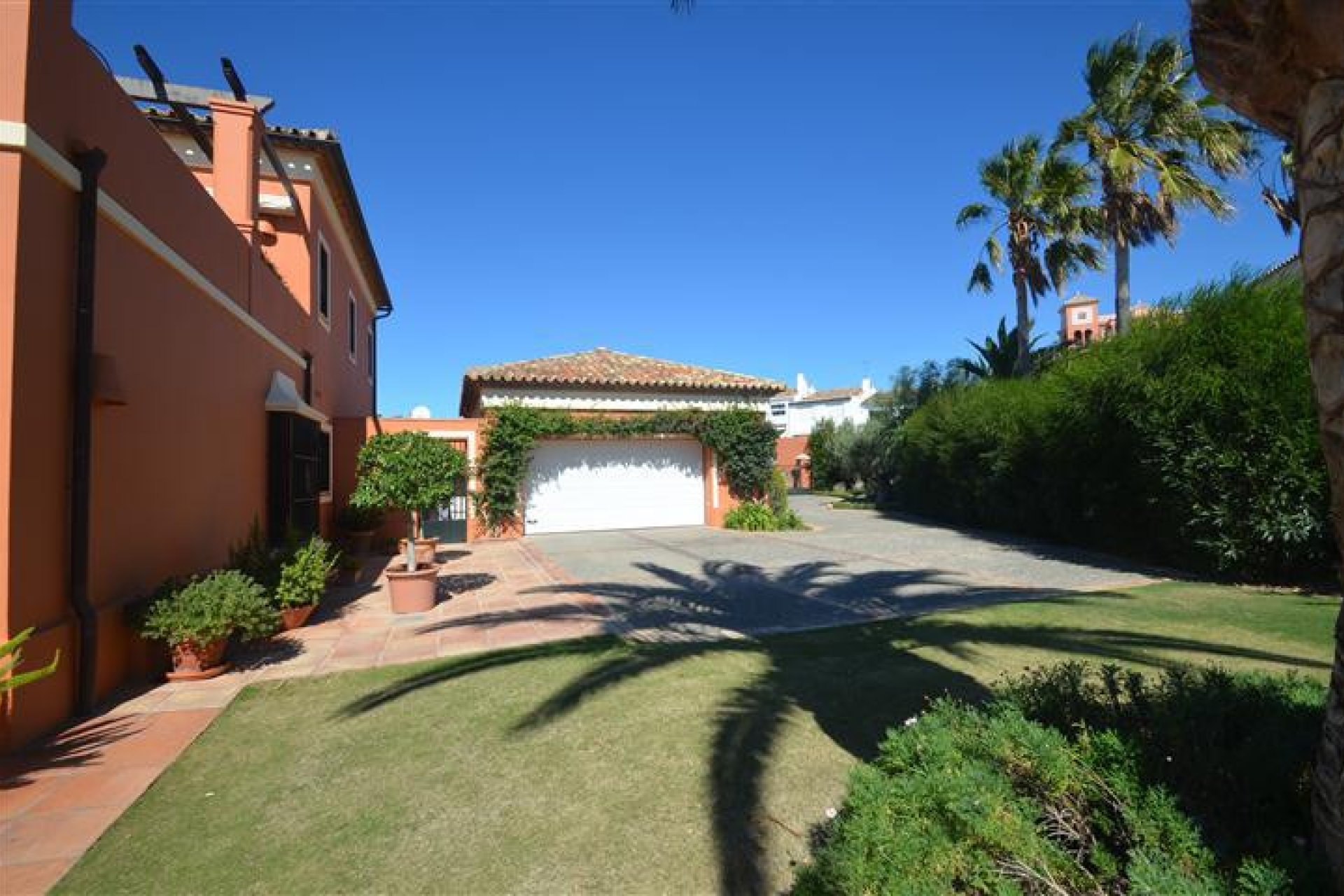 Resale - House - Detached Villa - Manilva - La Duquesa