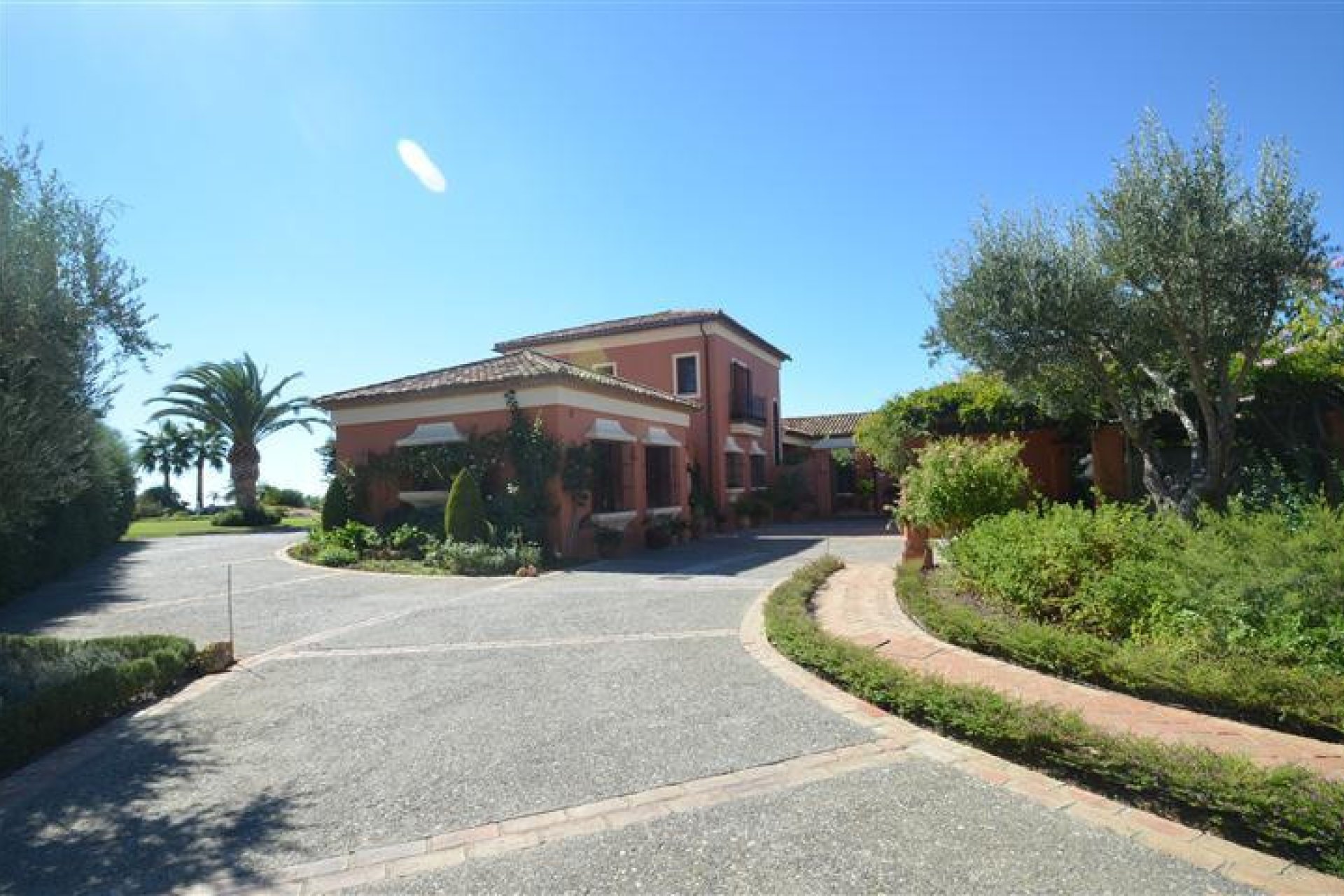 Resale - House - Detached Villa - Manilva - La Duquesa