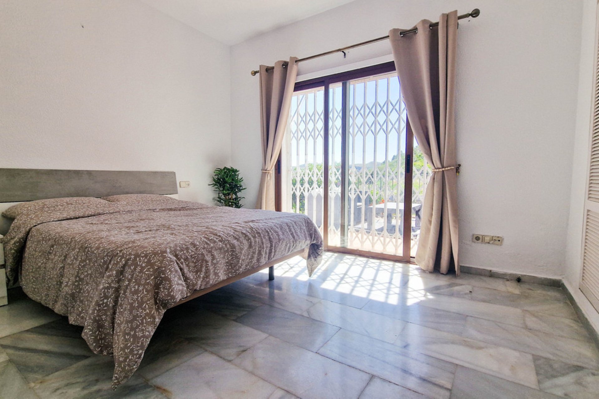 Resale - House - Detached Villa - Manilva - La Duquesa