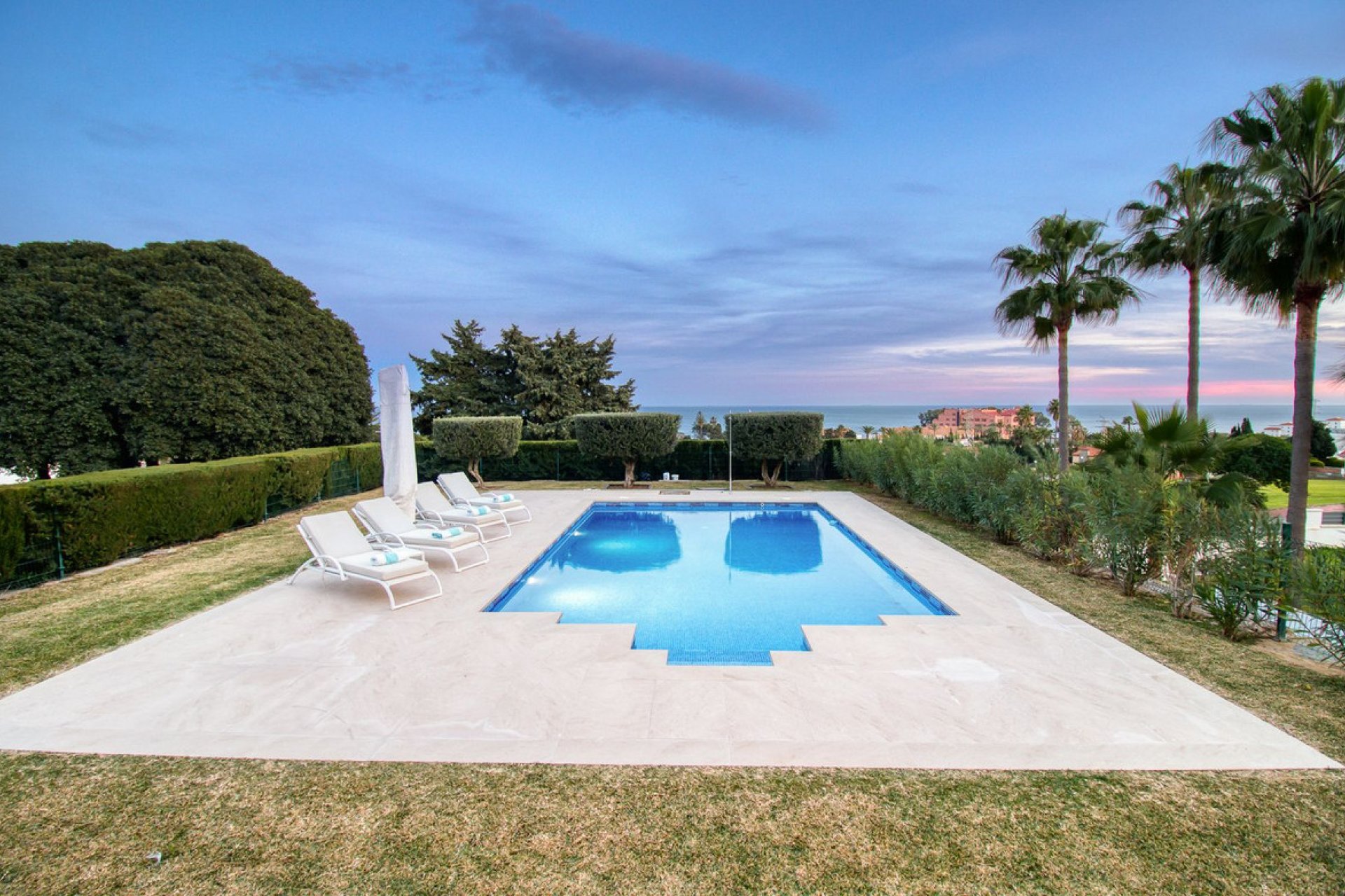 Resale - House - Detached Villa - Manilva - La Duquesa