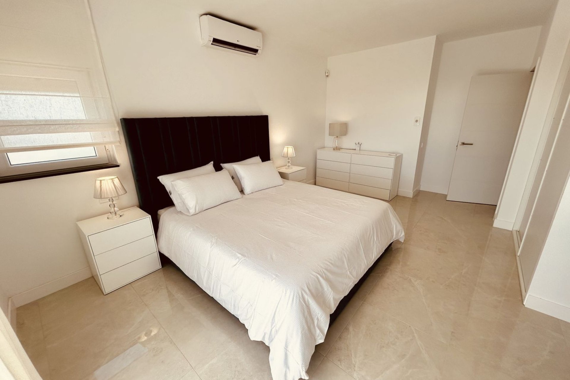 Resale - House - Detached Villa - Manilva - La Duquesa