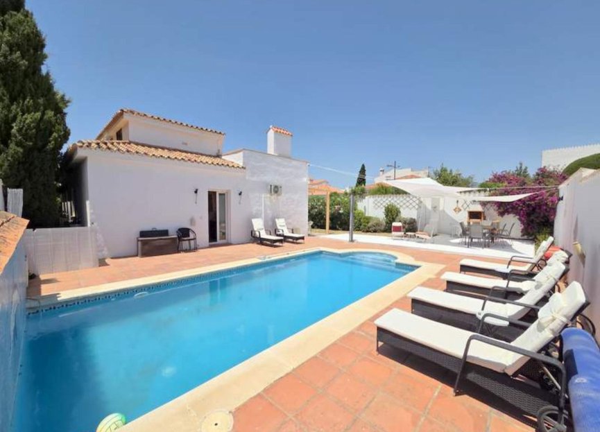 Resale - House - Detached Villa - Manilva - Manilva Centro