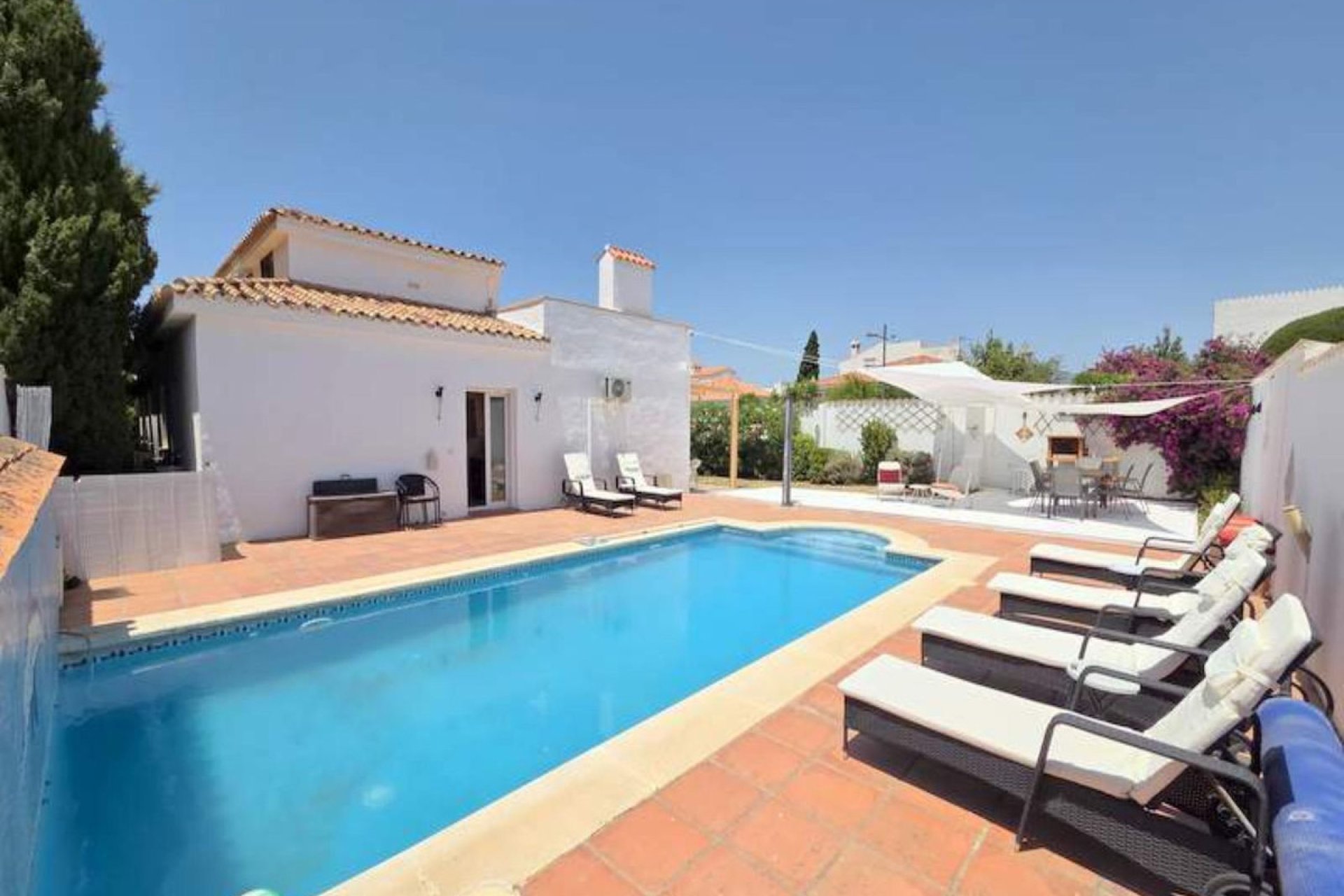 Resale - House - Detached Villa - Manilva - Manilva Centro