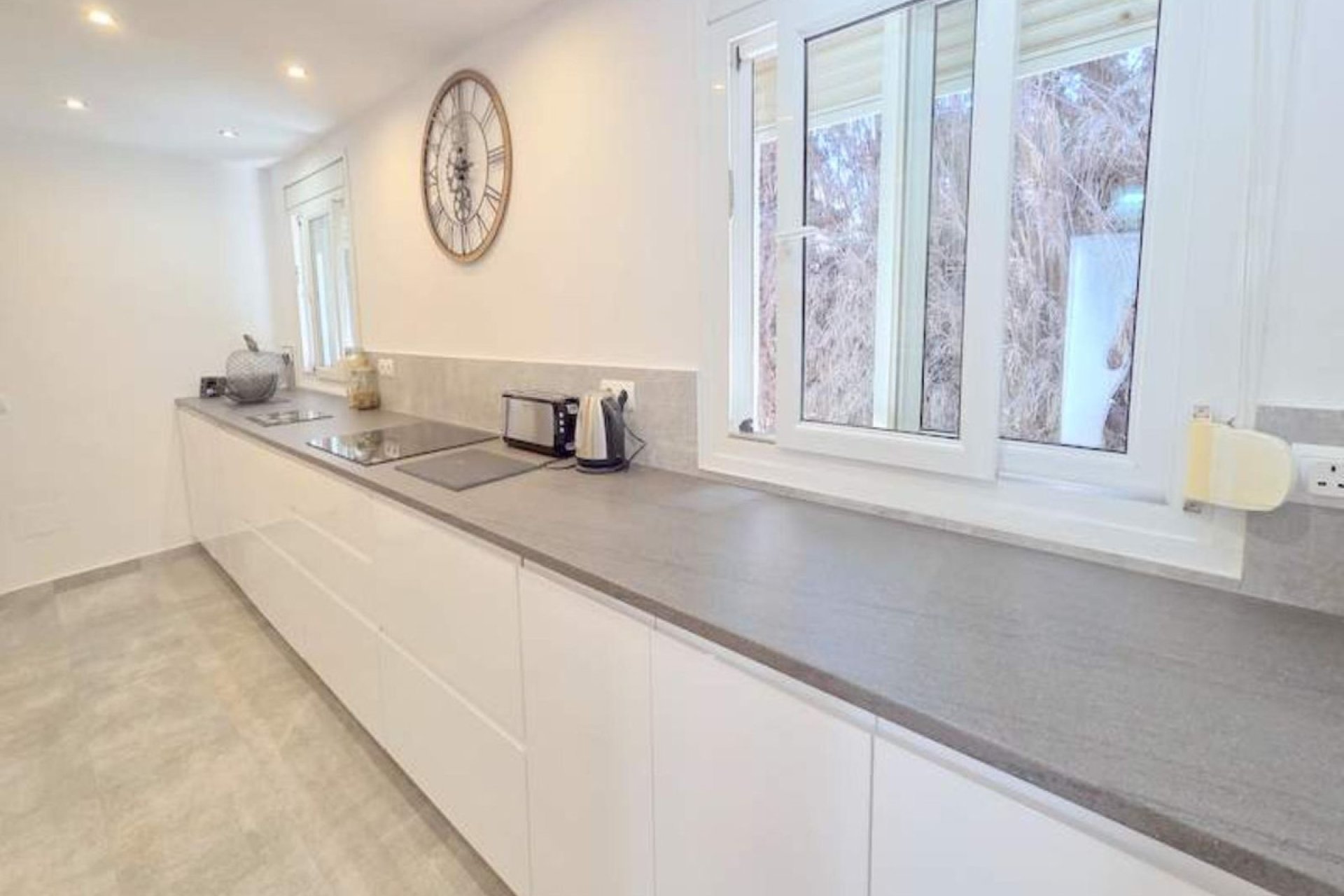 Resale - House - Detached Villa - Manilva - Manilva Centro