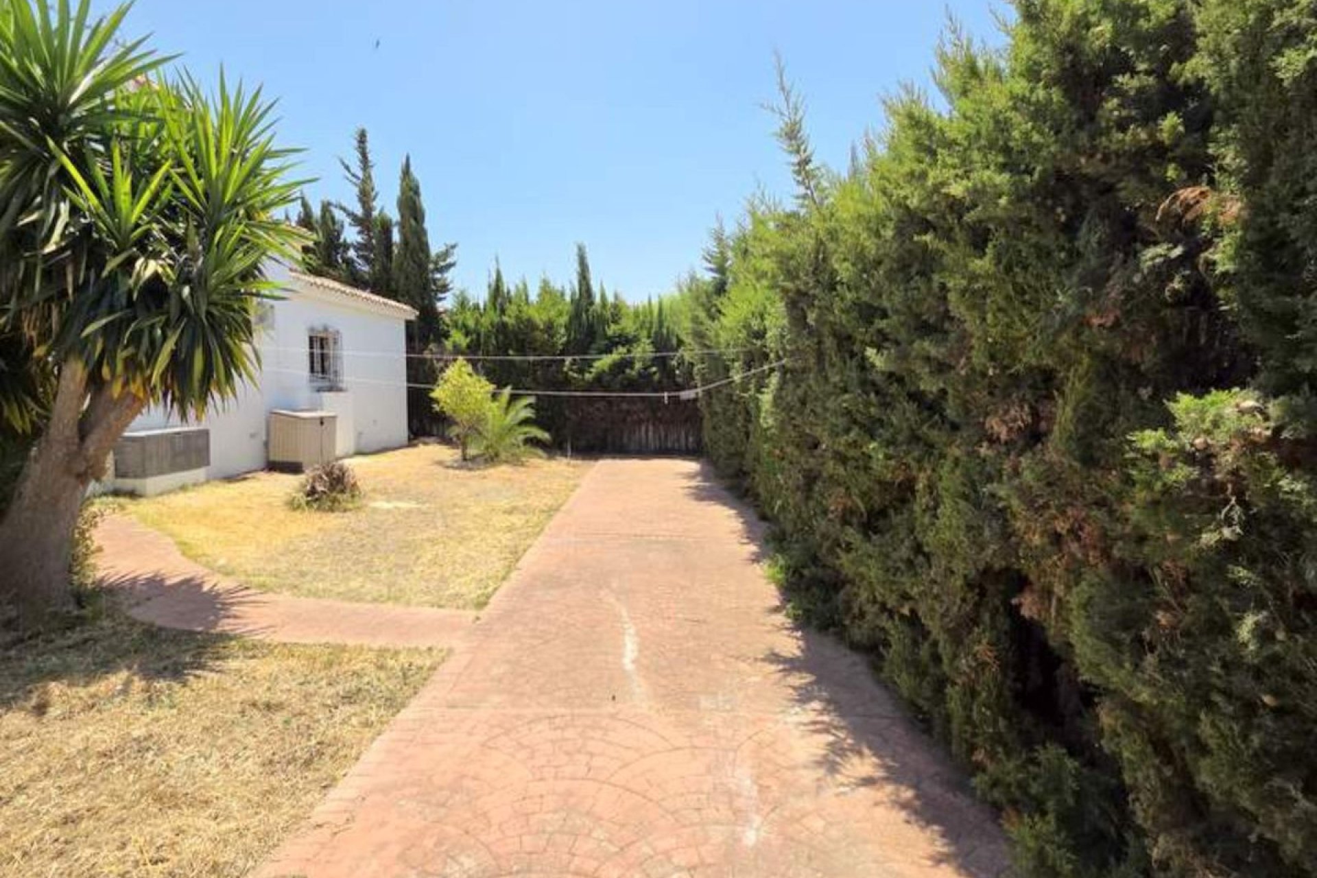 Resale - House - Detached Villa - Manilva - Manilva Centro