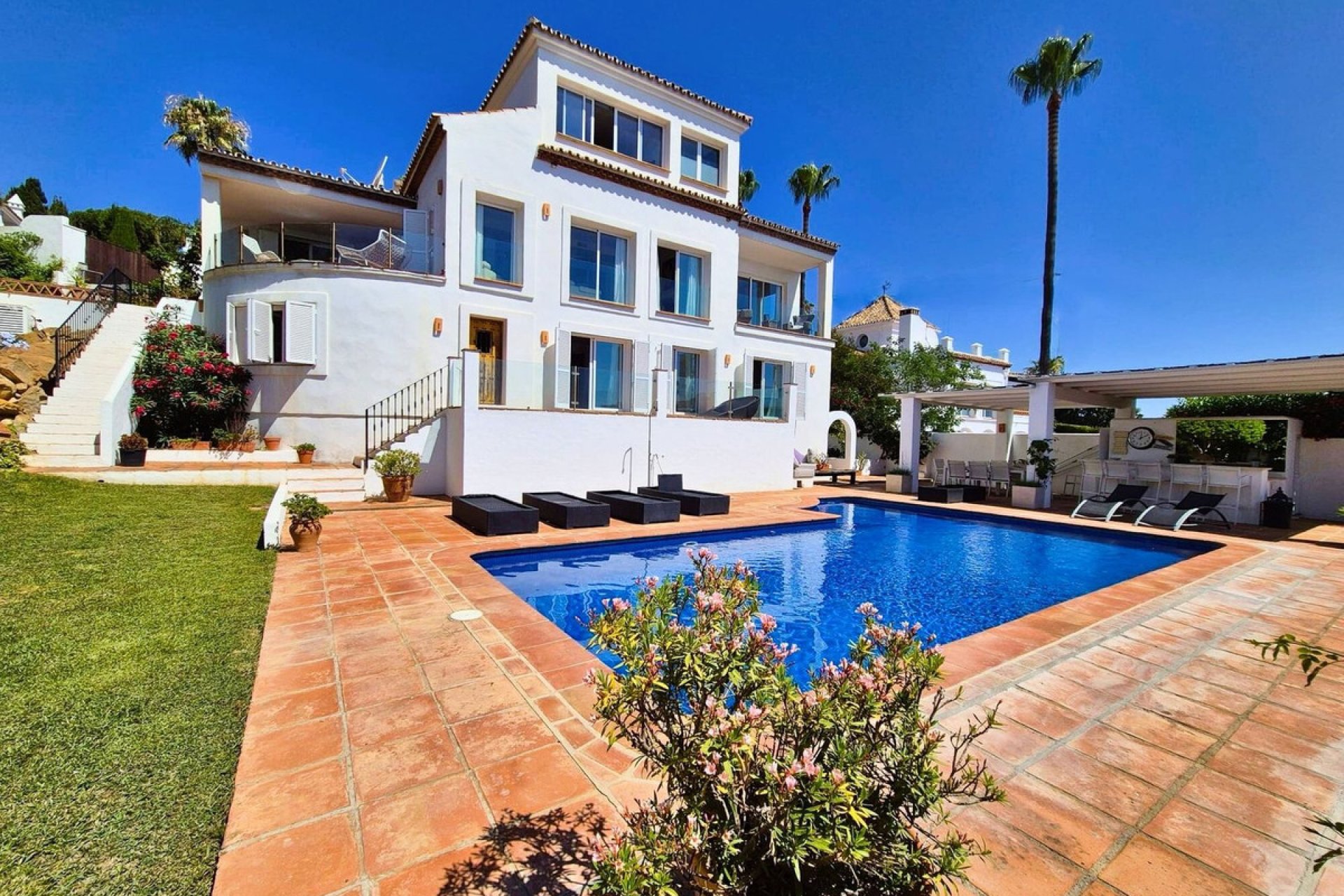 Resale - House - Detached Villa - Manilva - Manilva Centro