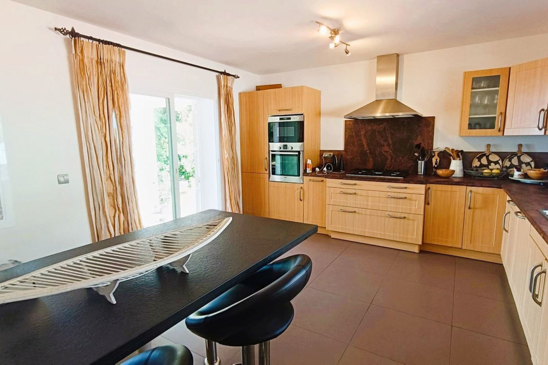 Resale - House - Detached Villa - Manilva - Manilva Centro