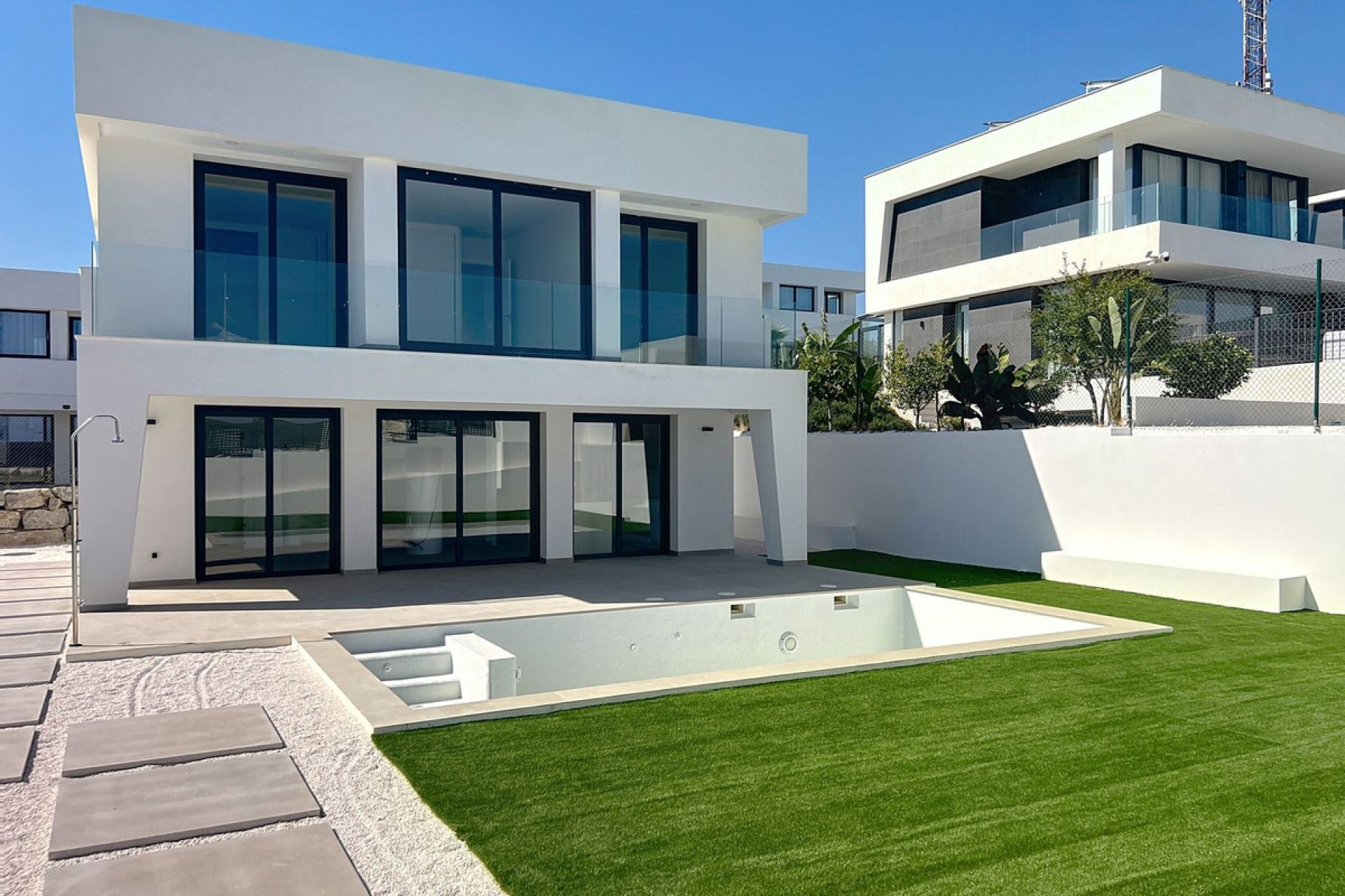 Resale - House - Detached Villa - Manilva - Manilva Centro