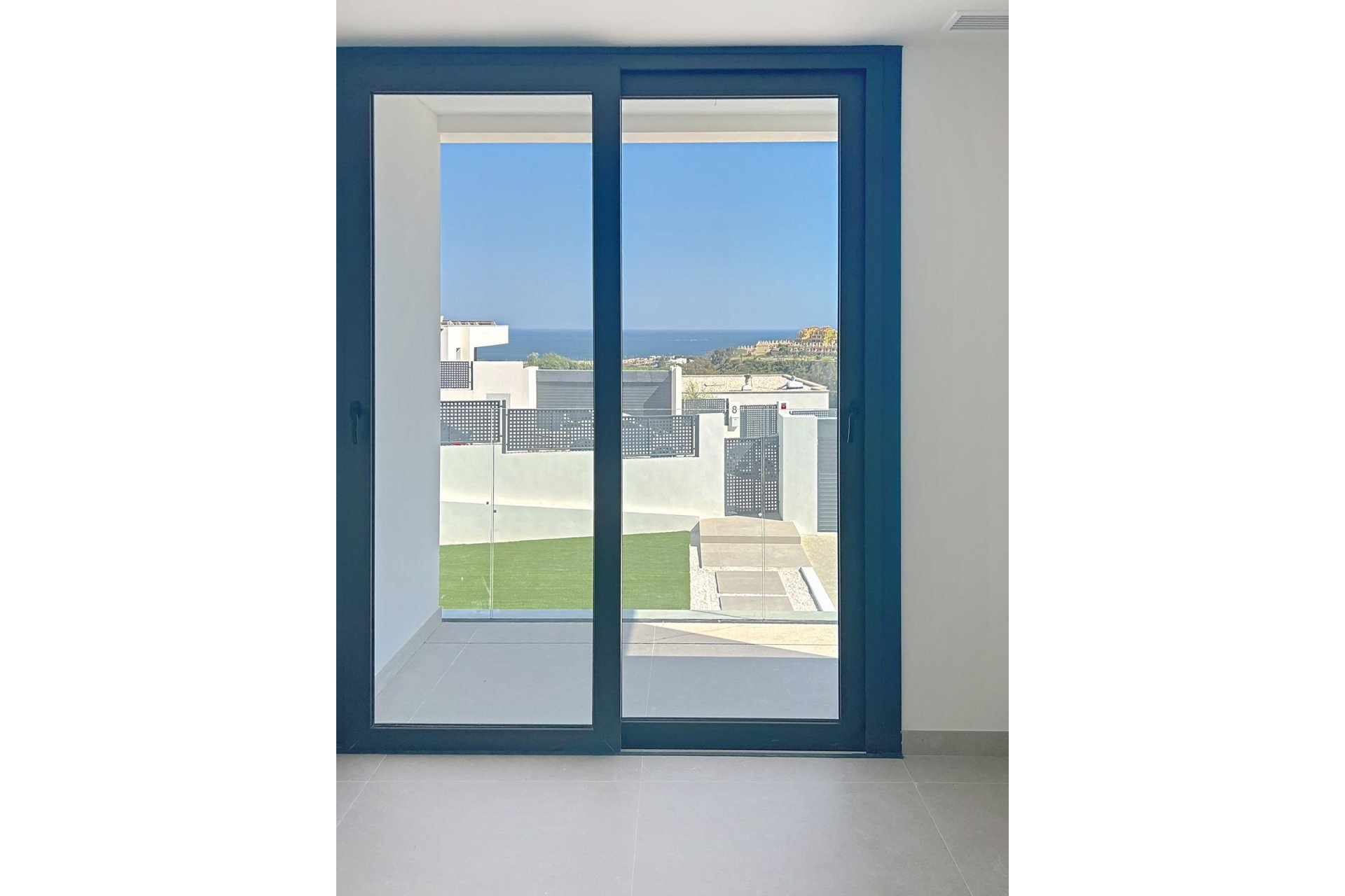 Resale - House - Detached Villa - Manilva - Manilva Centro