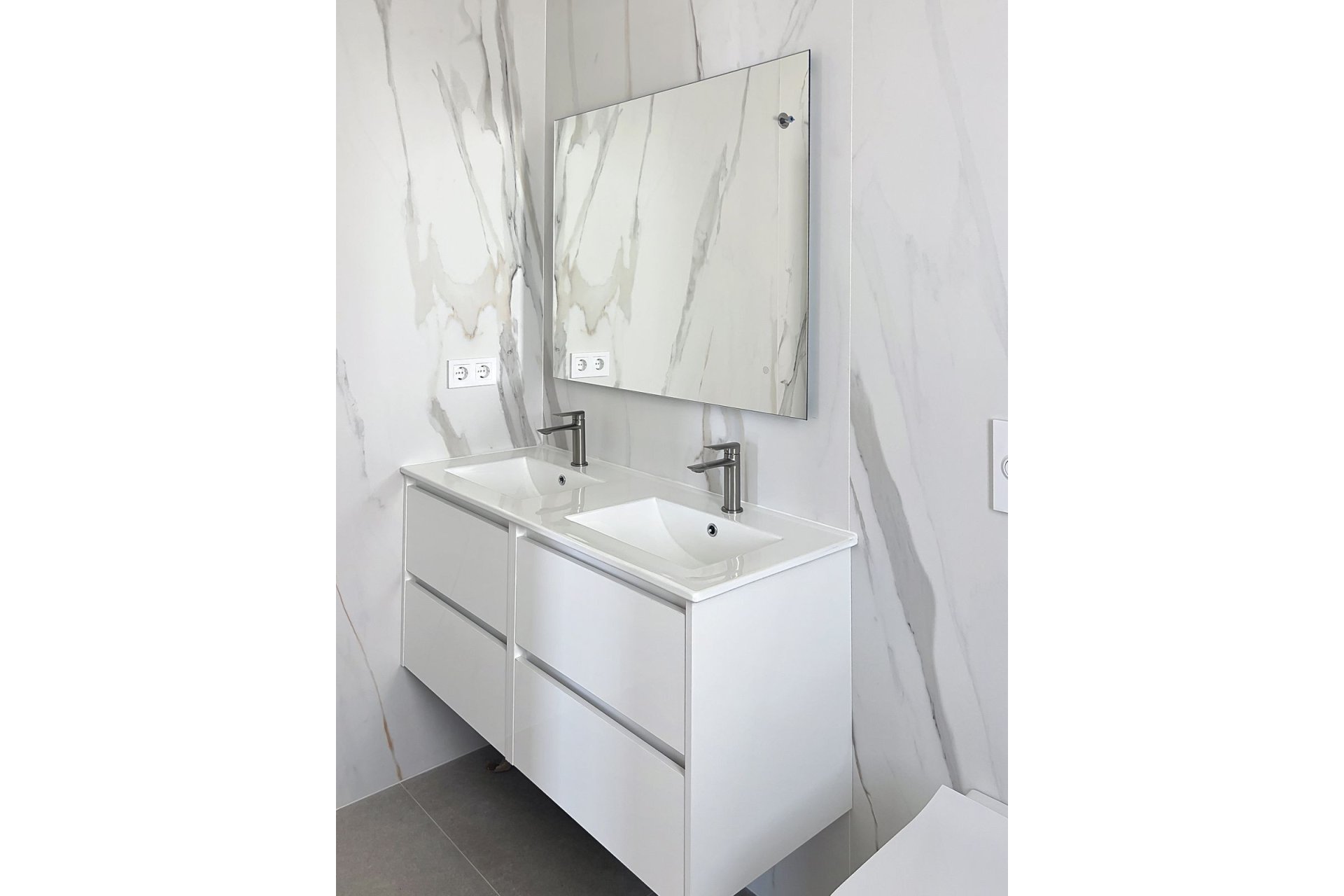 Resale - House - Detached Villa - Manilva - Manilva Centro