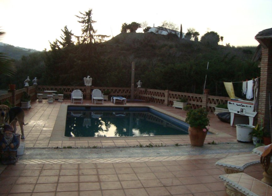 Resale - House - Detached Villa - Manilva - Manilva Centro