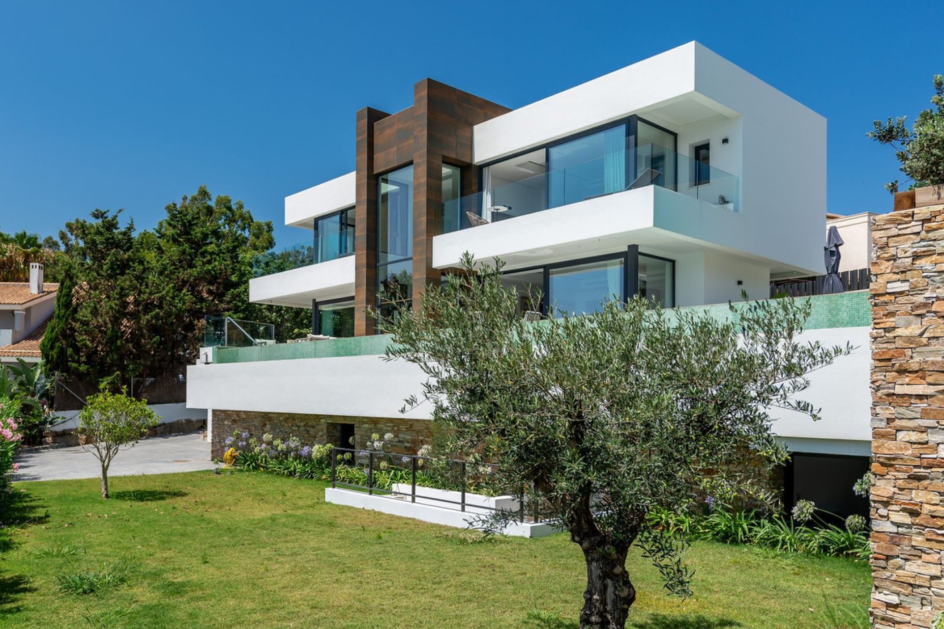 Resale - House - Detached Villa - Manilva - Manilva Centro