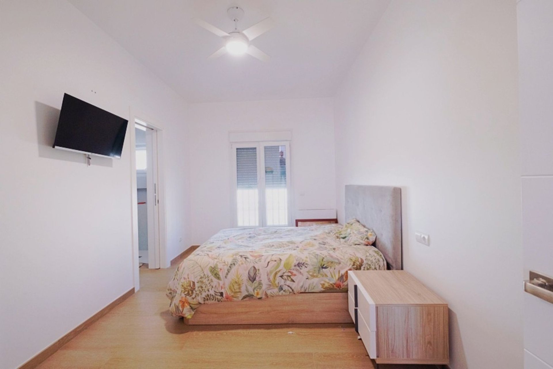 Resale - House - Detached Villa - Manilva - Manilva Centro