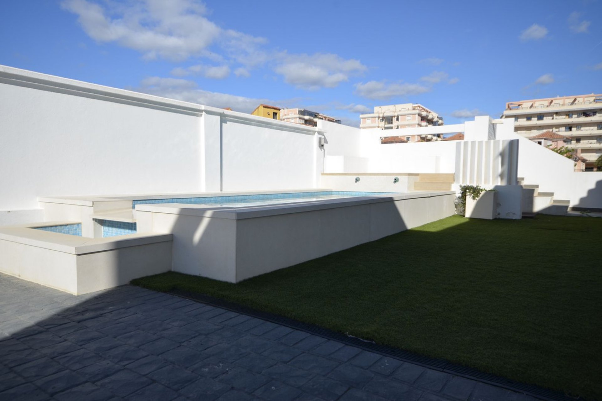 Resale - House - Detached Villa - Manilva - Manilva Centro