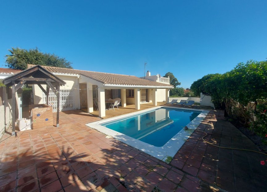 Resale - House - Detached Villa - Manilva - Manilva Centro