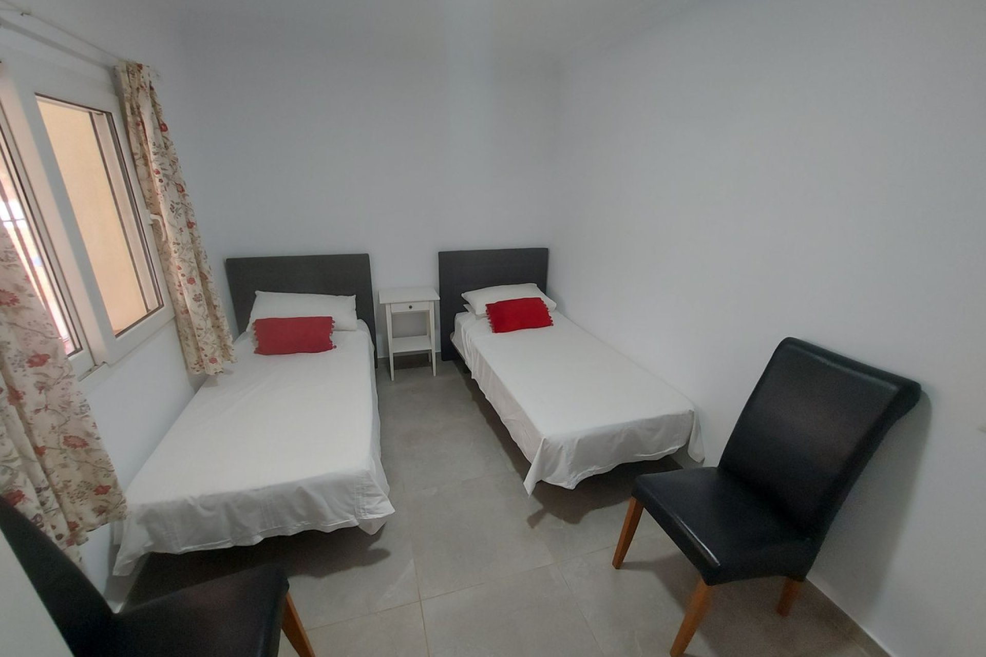 Resale - House - Detached Villa - Manilva - Manilva Centro