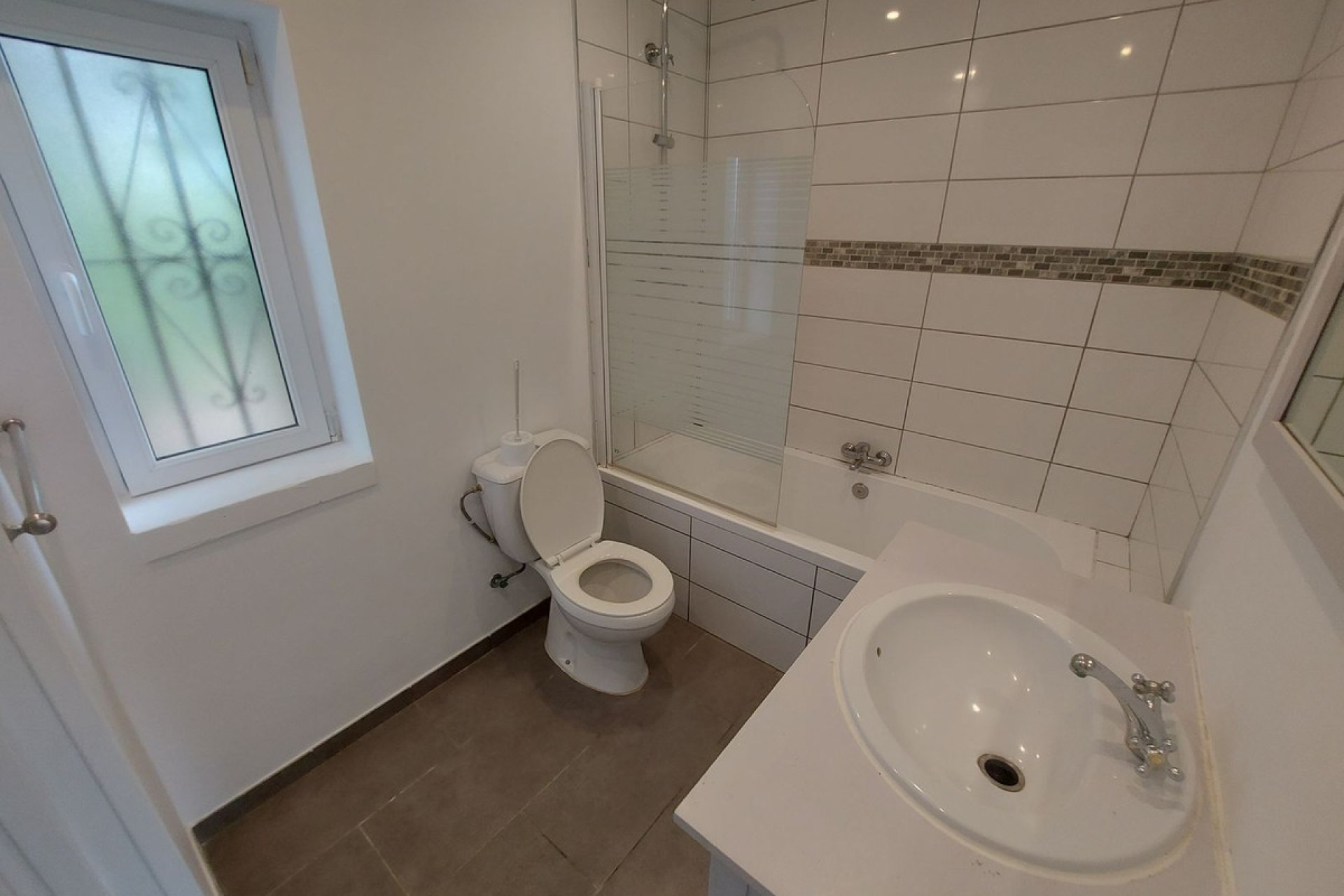 Resale - House - Detached Villa - Manilva - Manilva Centro