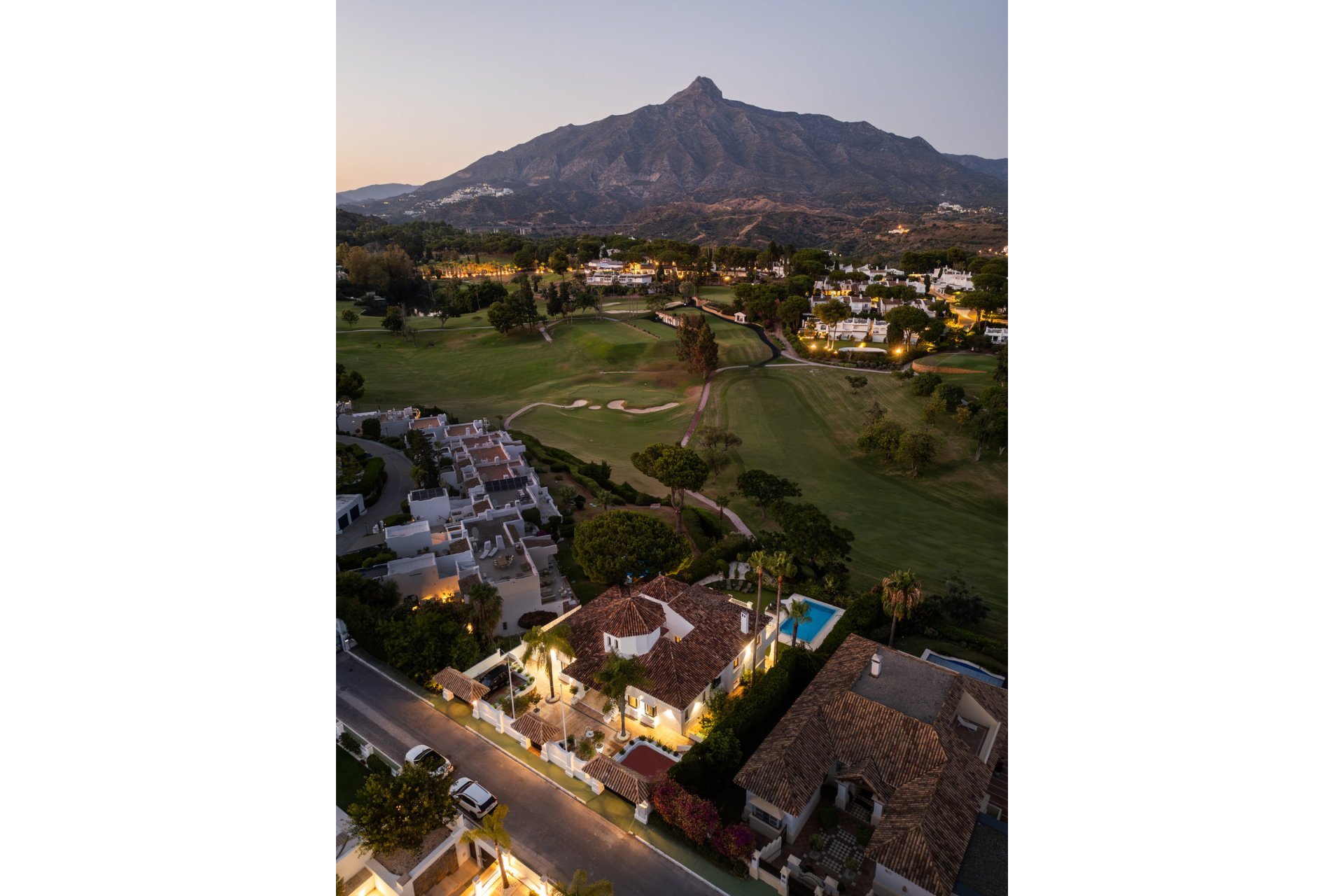 Resale - House - Detached Villa - Marbella - Aloha