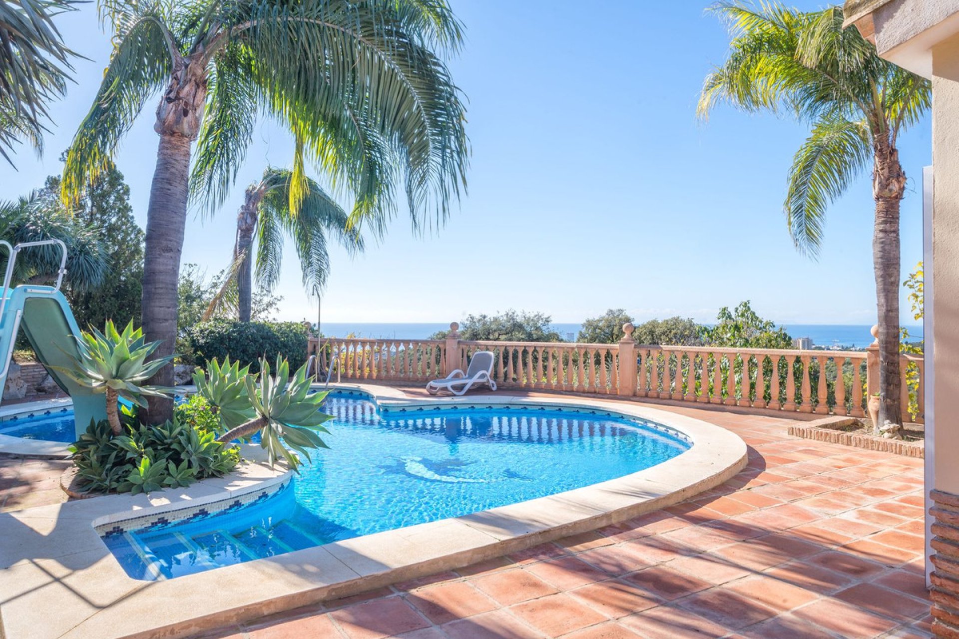 Resale - House - Detached Villa - Marbella - Altos de los Monteros