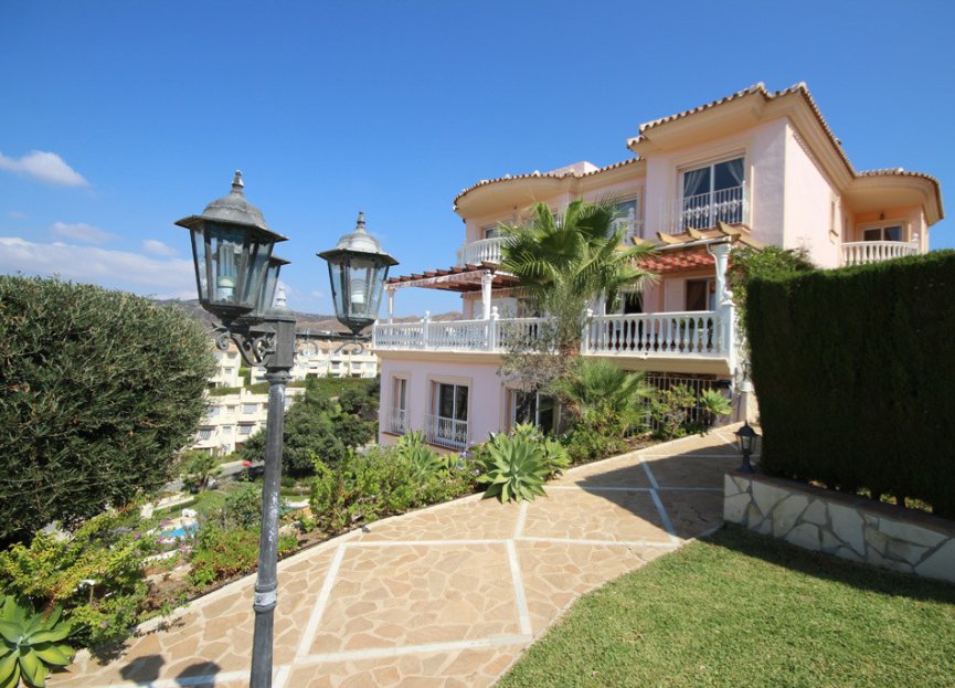 Resale - House - Detached Villa - Marbella - Artola