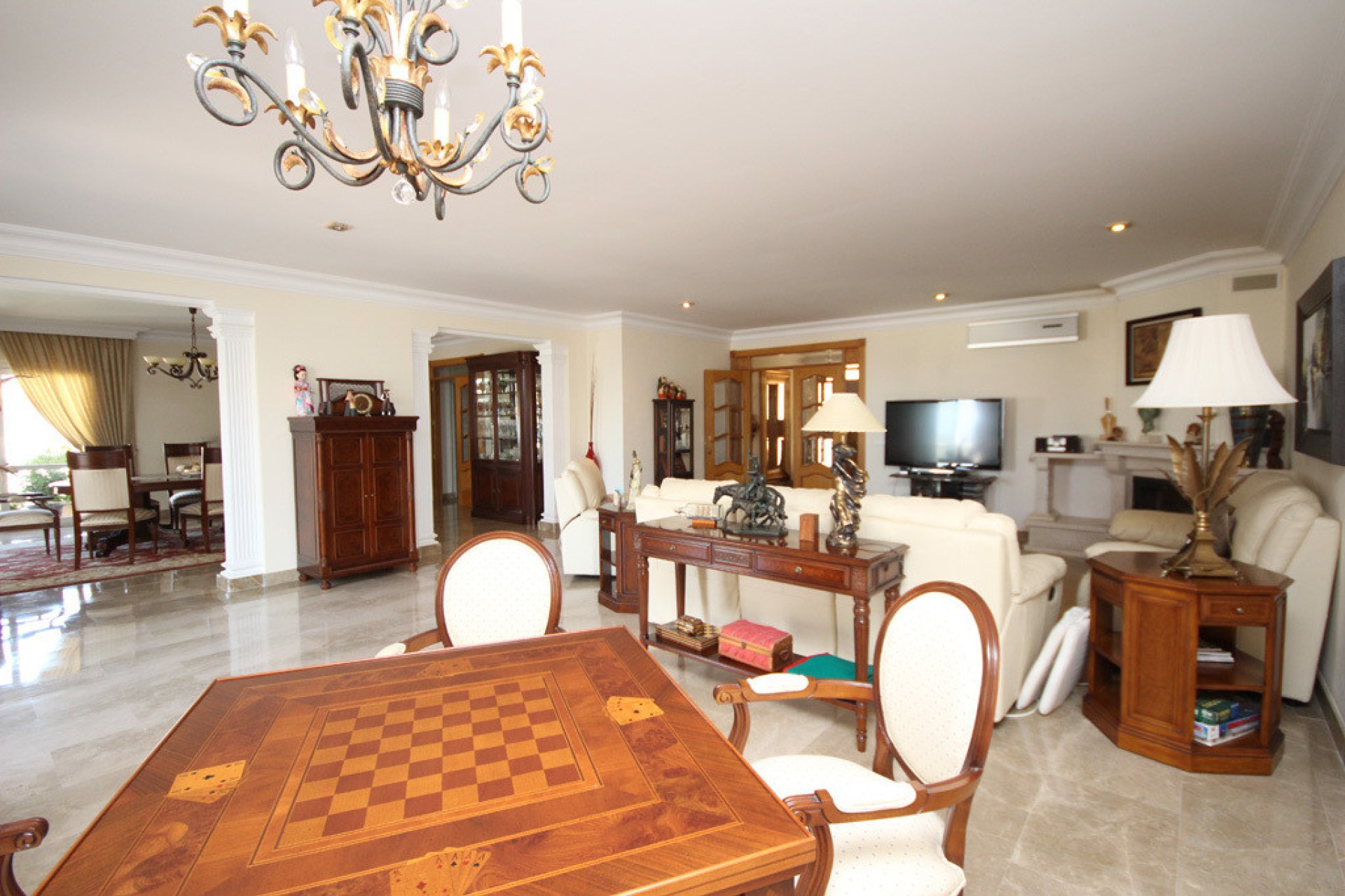 Resale - House - Detached Villa - Marbella - Artola