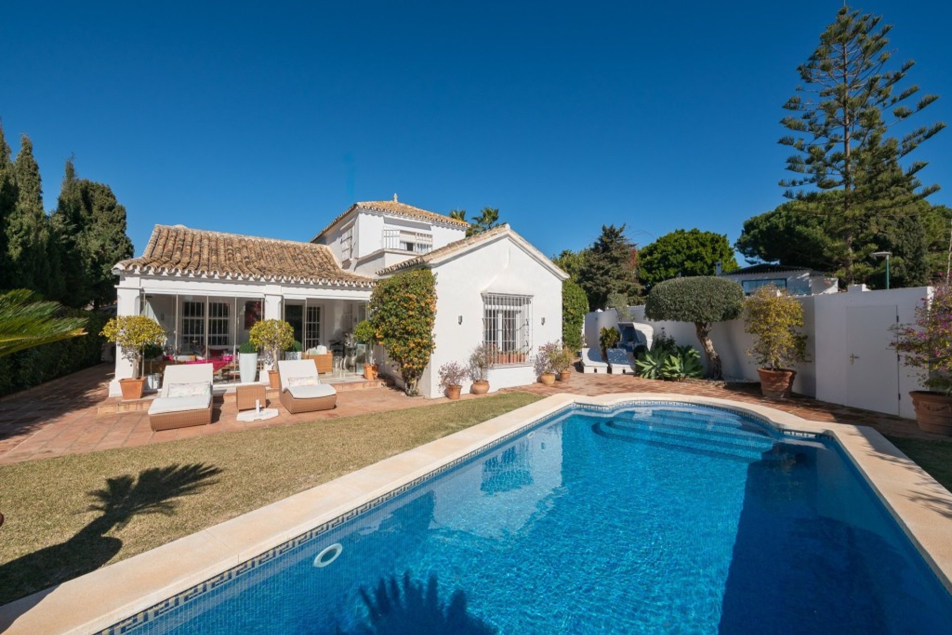 Resale - House - Detached Villa - Marbella - Artola