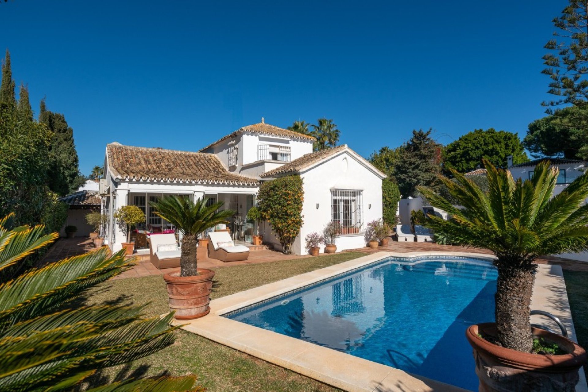 Resale - House - Detached Villa - Marbella - Artola