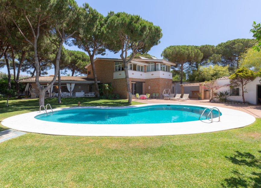 Resale - House - Detached Villa - Marbella - Artola