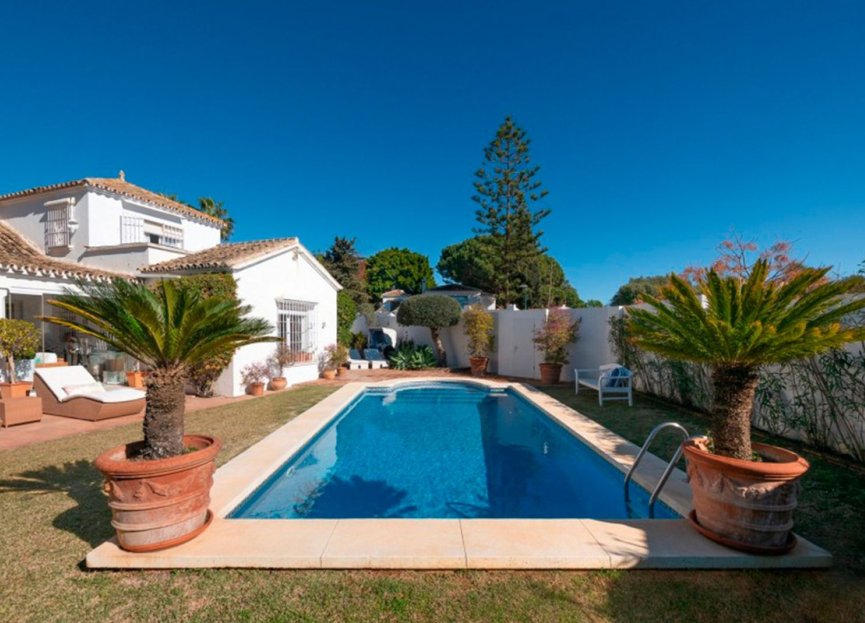 Resale - House - Detached Villa - Marbella - Artola