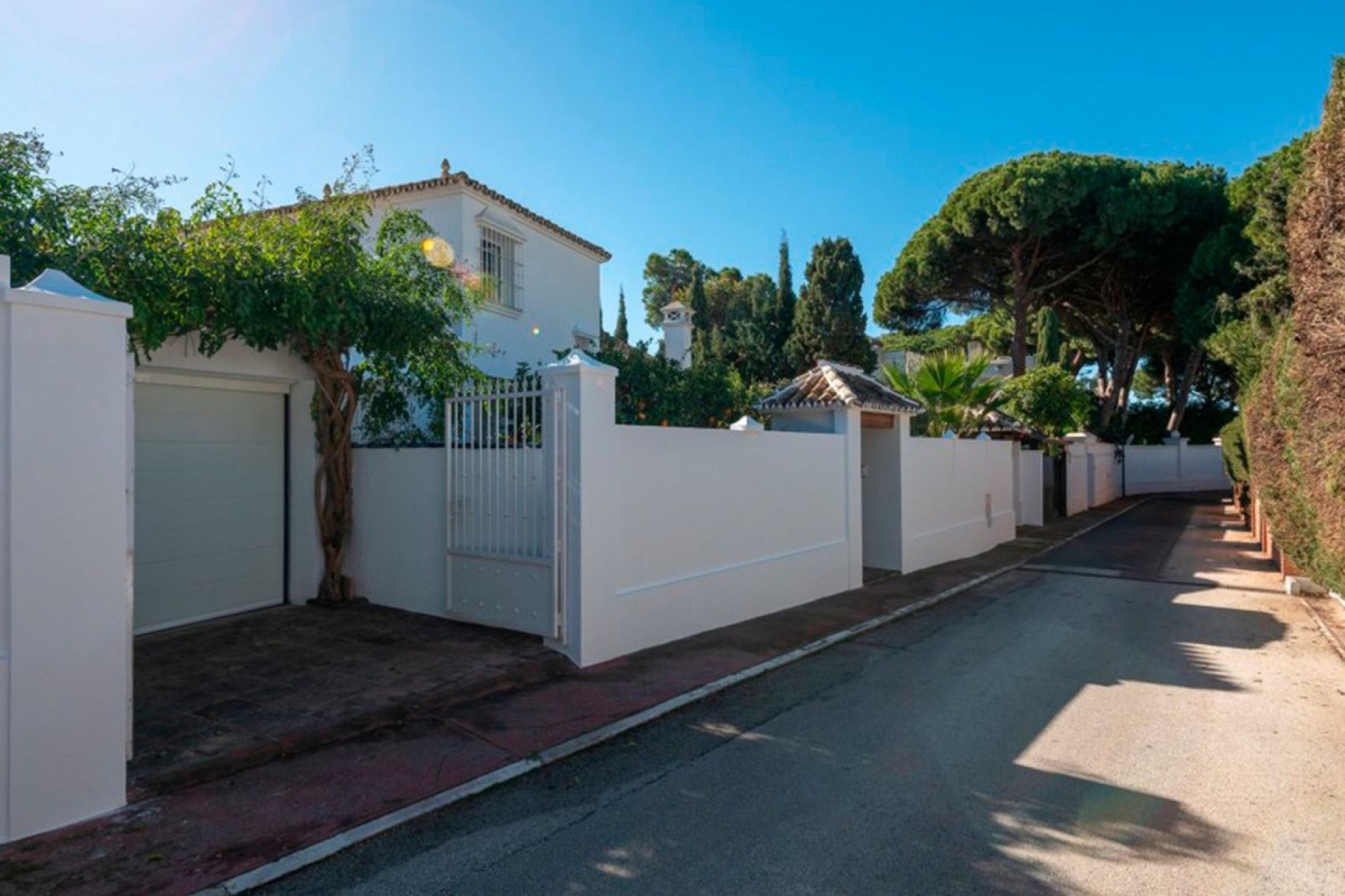 Resale - House - Detached Villa - Marbella - Artola