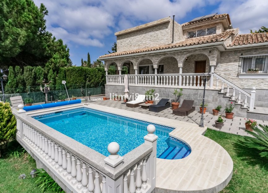 Resale - House - Detached Villa - Marbella - Artola