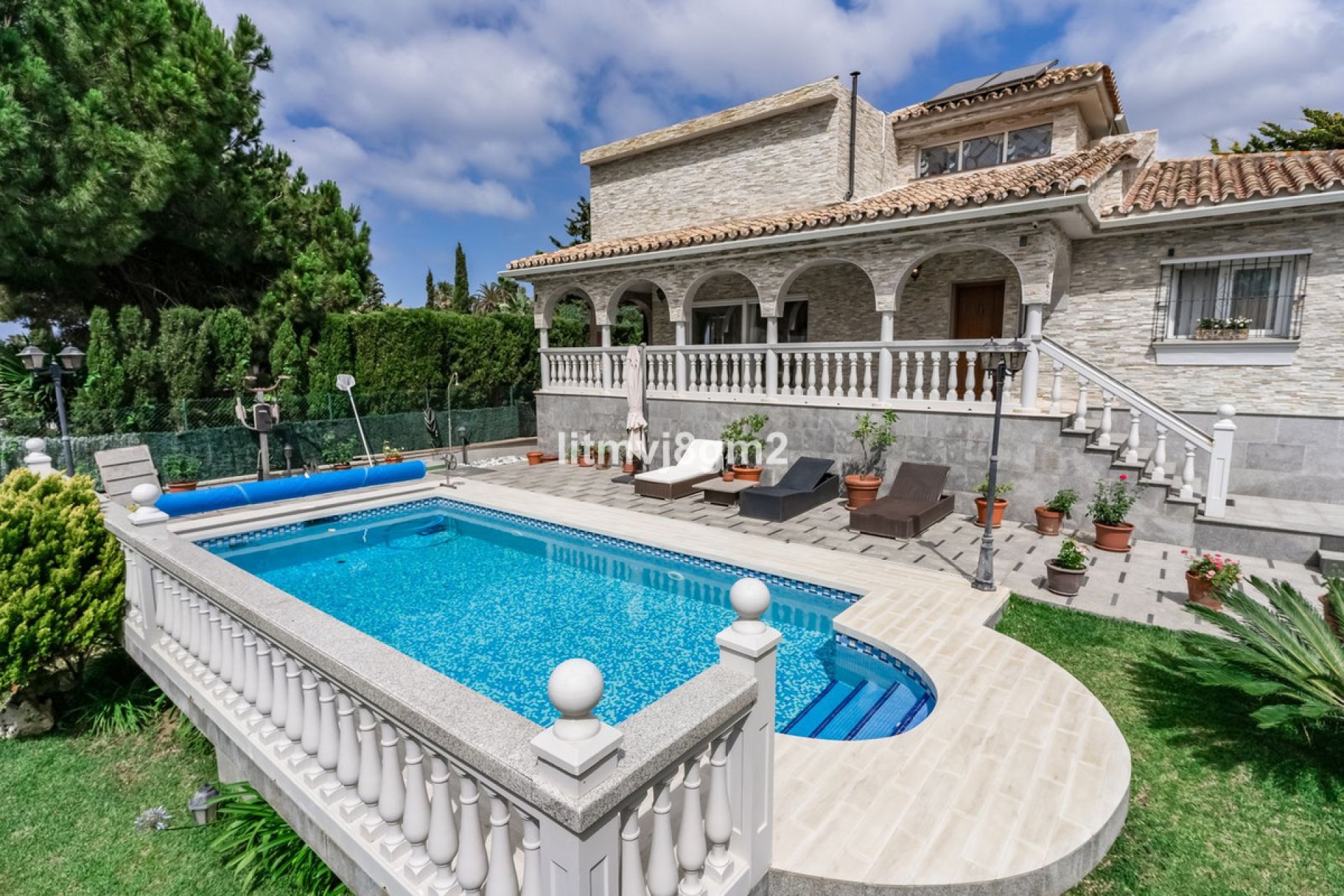 Resale - House - Detached Villa - Marbella - Artola