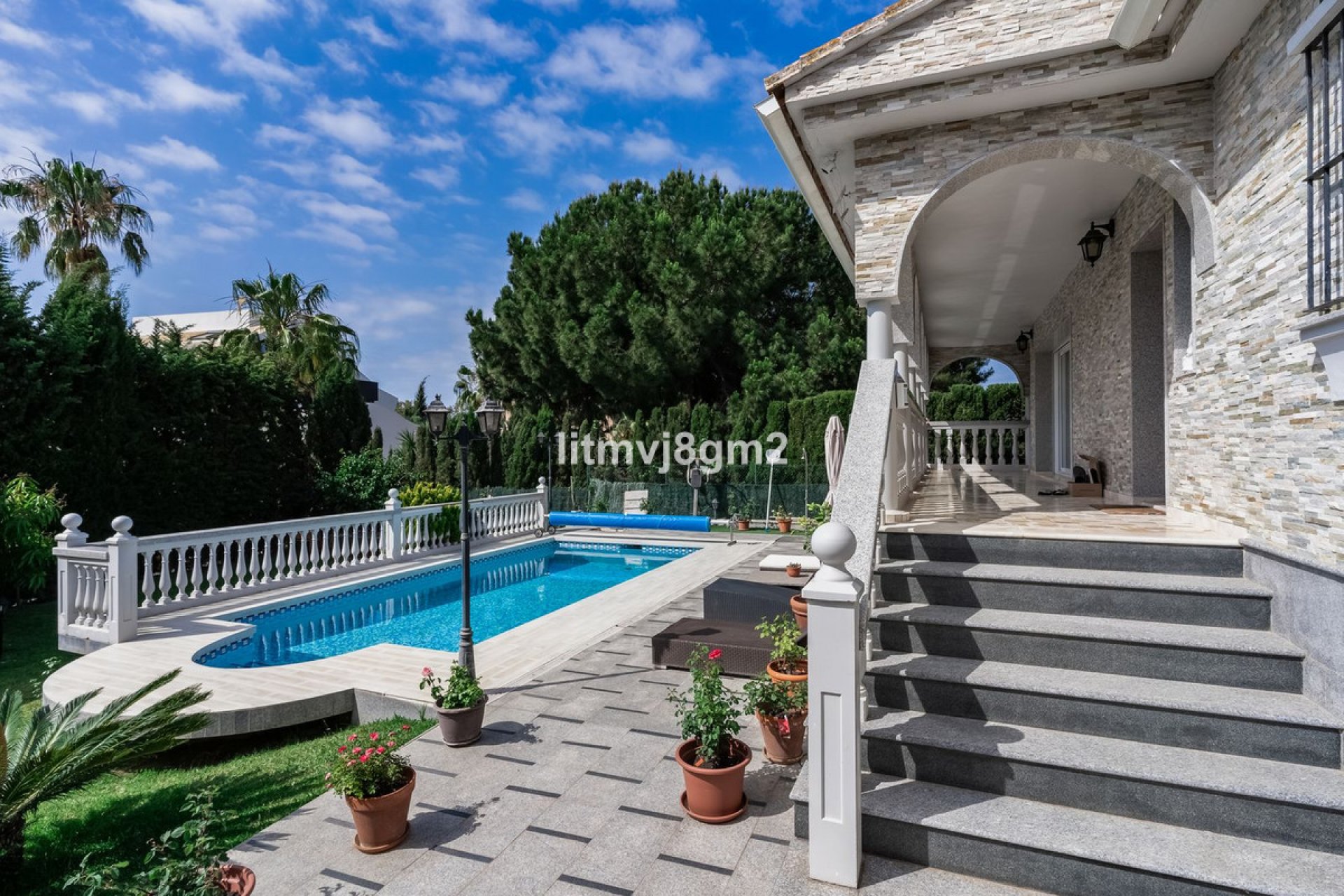 Resale - House - Detached Villa - Marbella - Artola