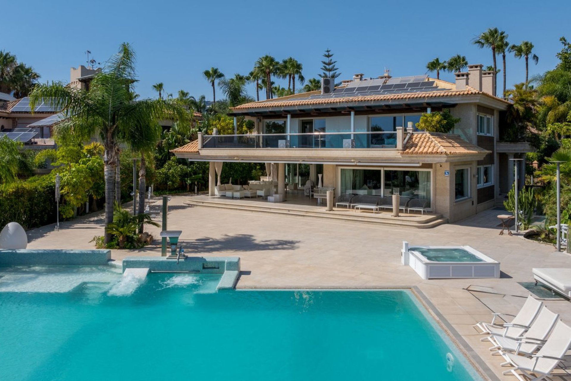 Resale - House - Detached Villa - Marbella - Bahía de Marbella