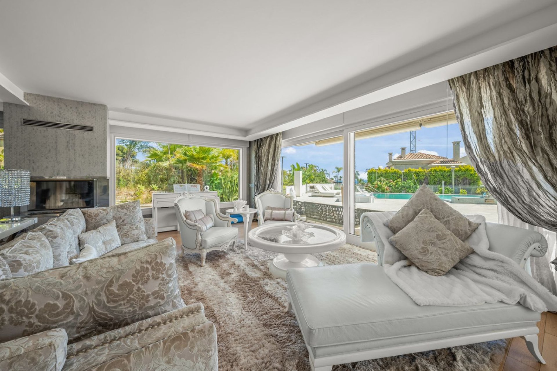 Resale - House - Detached Villa - Marbella - Bahía de Marbella